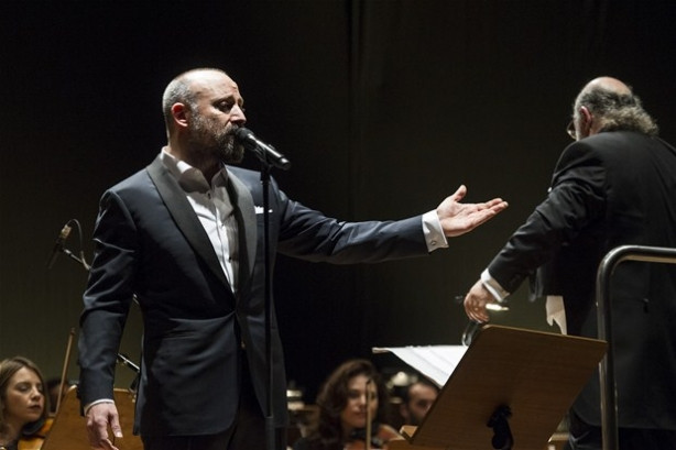 Halit Ergenç konseri!