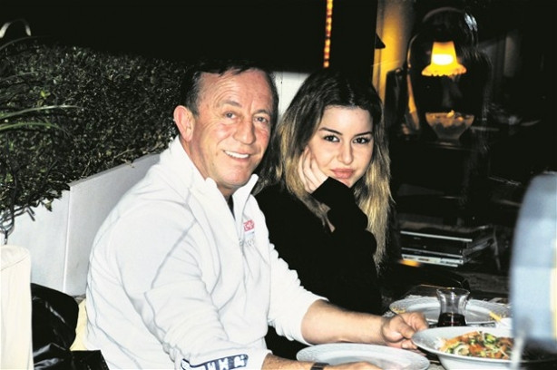 Ali Ağaoğlu ayrıldığı sevgilisine geri döndü