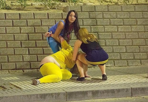 Alkolü fazla kaçıranların sıradışı görüntüleri
