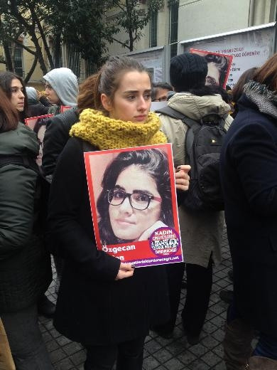 Özgecan Aslan için Taksim'de protesto