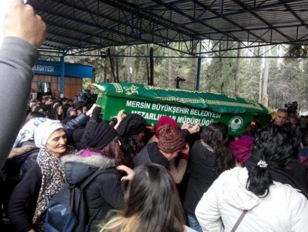 Özgecan için Türkiye'nin dört bir yanında protesto gösterileri düze