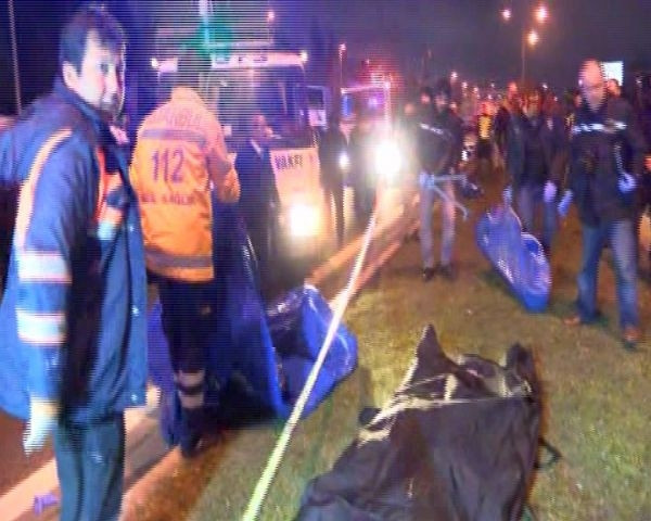 Otomobilin altına aldığı cesetle 5 kilometre gitti
