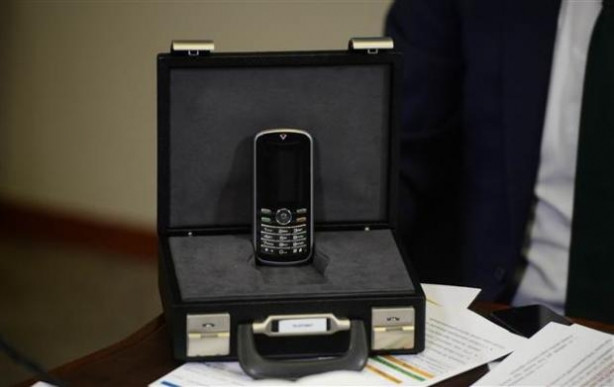 Bilim Sanayi ve Teknoloji Bakanı Fikri Işık yeni kriptolu telefonu tanıt