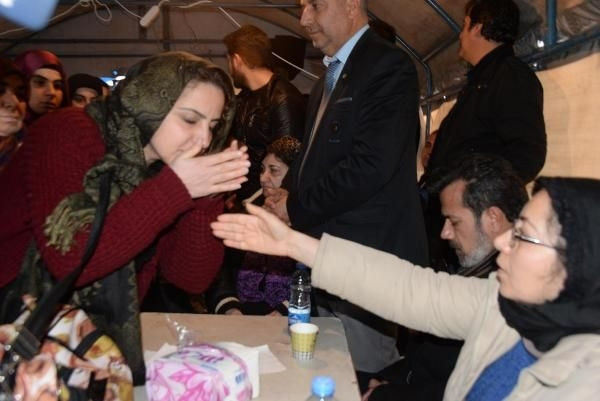Üniversitede toplanan 15 bin kişi Özgecan için yürüdü