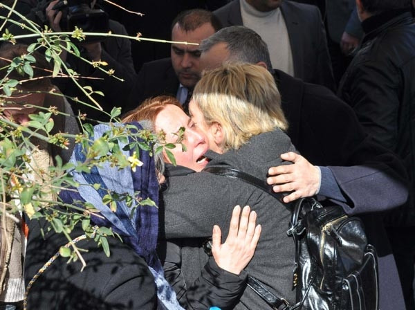 Fırat Yılmaz Çakıroğlu’nun annesi oğlunun fotoğrafını elinden düşürmedi