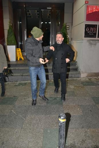 İki kafadarın gece kaçamağı