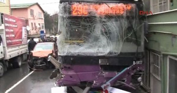 Sarıyer'de halk otobüsü kazası: 2 ölü, 8 yaralı