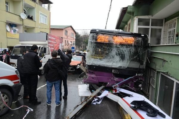 Sarıyer'de halk otobüsü kazası: 2 ölü, 8 yaralı