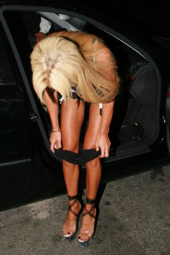 Shauna Sand, sokakta külot değiştirdi
