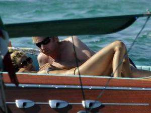 Eski tenisçi Boris Becker ve sevgilisi Sandy Meyerla