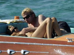 Eski tenisçi Boris Becker ve sevgilisi Sandy Meyerla