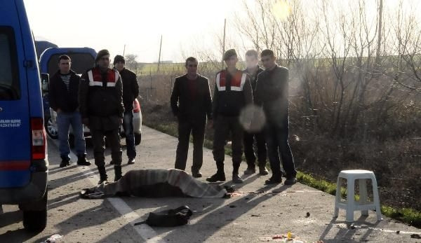 Öğrenci ve işçi servisleri çarpıştı:1 ölü