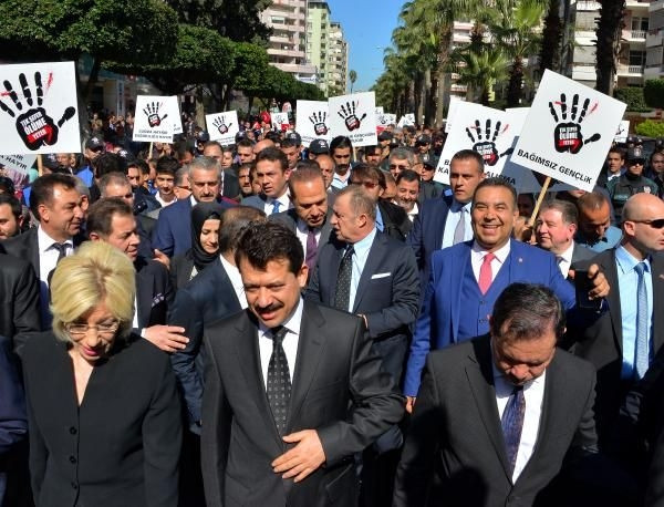 O'nu görenler pencereye koştu