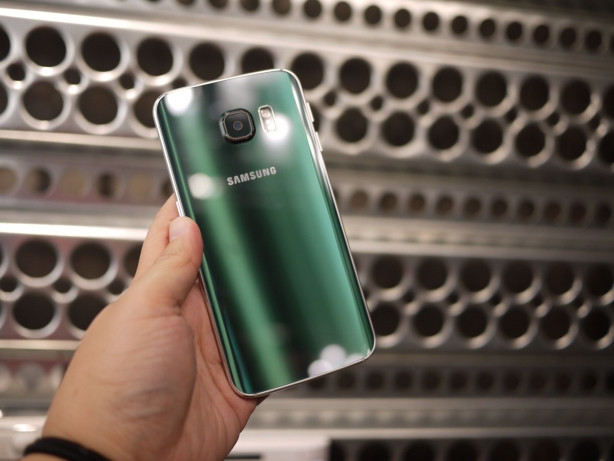 Galaxy S6 ve Galaxy S6 Edge arasındaki 6 fark!