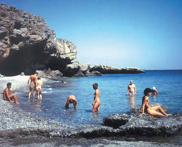 Filaki Beach - Girit, YunanistanÇıplaklık denilince akla Antik Yunan’ın gel...