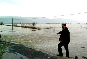 Büyük Menderes Karalara Büründü