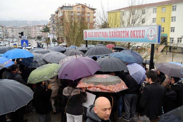 Tokat ayağa kalktı, yağmura rağmen dağılmadılar