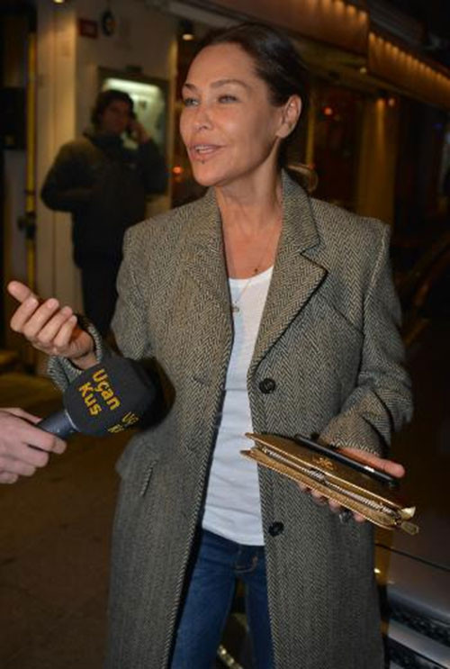 Hülya Avşar: İt ürür kervan yürür