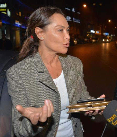 Hülya Avşar: İt ürür kervan yürür