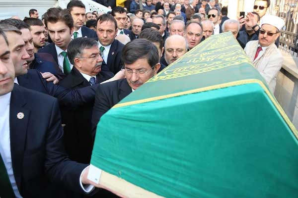 Davutoğlu yalnız bırakmadı