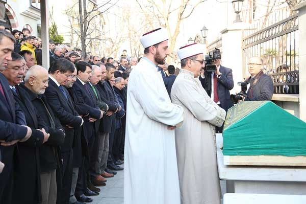 Davutoğlu yalnız bırakmadı