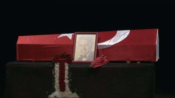 Erol Büyükburç son yolculuğuna uğurlanıyor