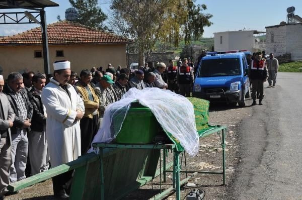 Son yolculuğuna duvağı ile uğurlandı