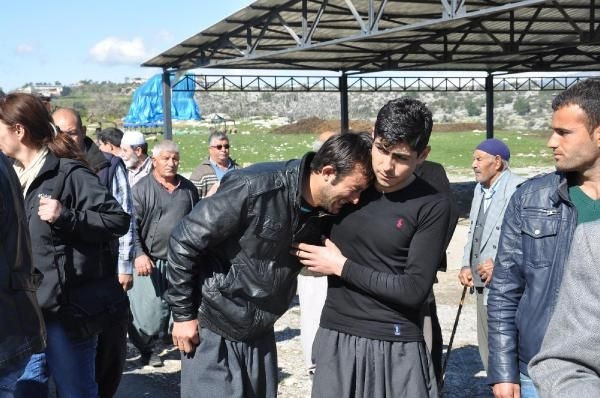 Son yolculuğuna duvağı ile uğurlandı
