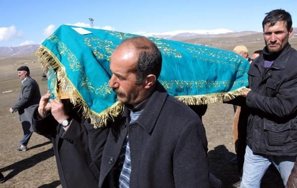 Baba Erkan Aslan: Bugün Nehir'in düğünü