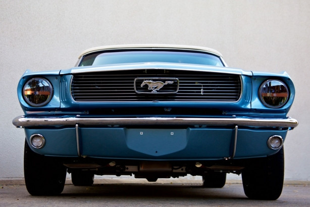 ABD'li şirket 2016 model 1964 Mustang üretti