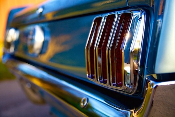 ABD'li şirket 2016 model 1964 Mustang üretti