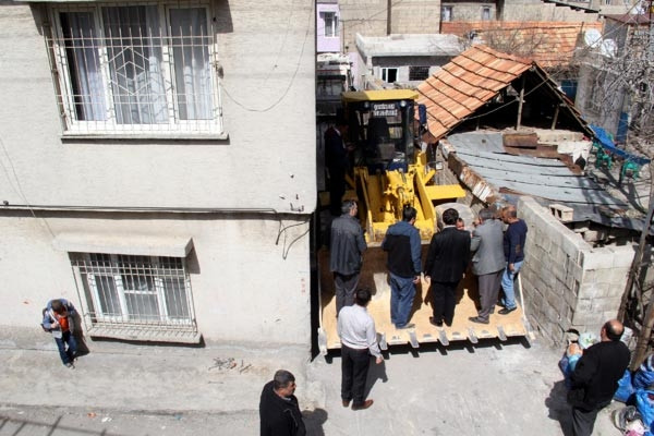 Çöp kamyonu dehşet saçtı!