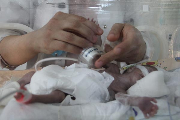 Tam anlamıyla parmak bebek