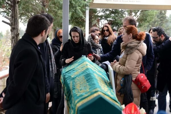 Sertaç Boztepe'nin cenazesine çok sayıda ünlü isim katıldı