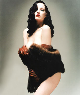 Dita Von Teese, bu kez giyinerek para kazanacak