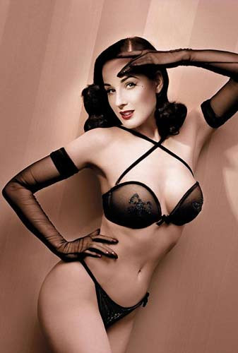 Dita Von Teese, bu kez giyinerek para kazanacak
