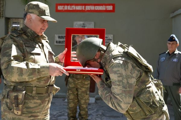 Org. Necdet Özel'den Süleyman Şah'a sürpriz ziyaret