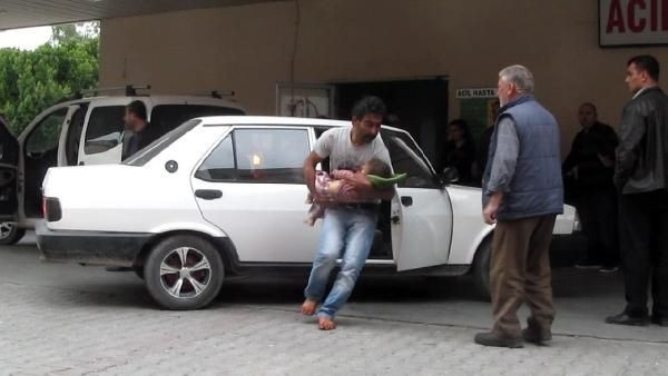Linç edilmekten polis kurtardı!