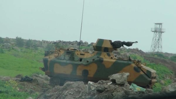IŞİD Türkiye sınırına bayrak dikti