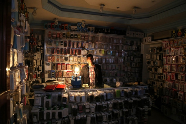 Elektrik gitti, hayat durdu