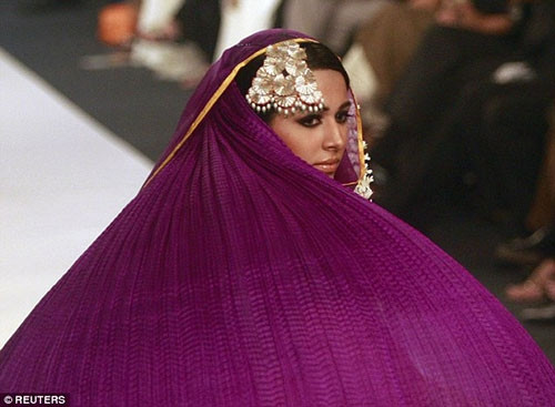 Ünlü model suçüstü yakalandı
