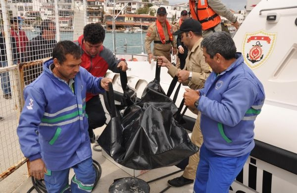 Kaçak teknesi battı: 6 ölü!