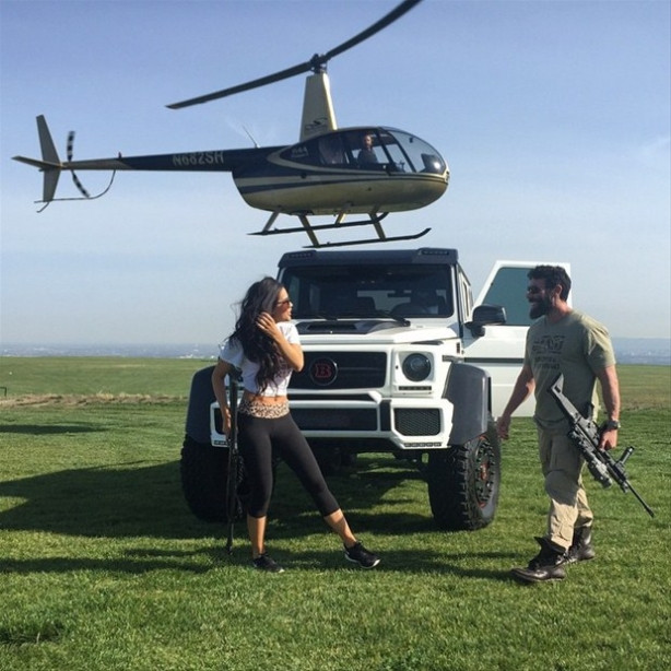 Dan Bilzerian parti veriyor
