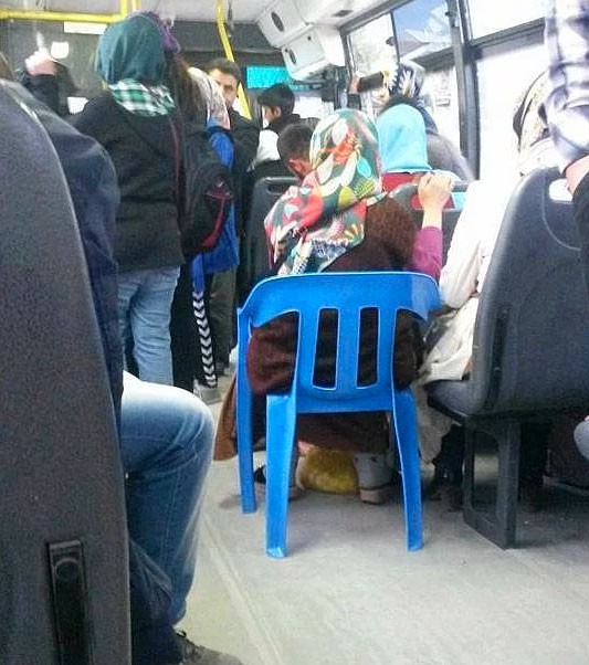 Toplu taşıma araçlarındaki garip manzaralar