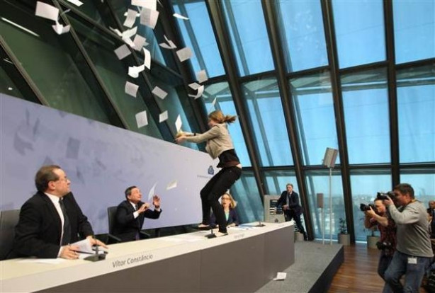 Avrupa Merkez Bankası Başkanı Draghi'ye saldırı