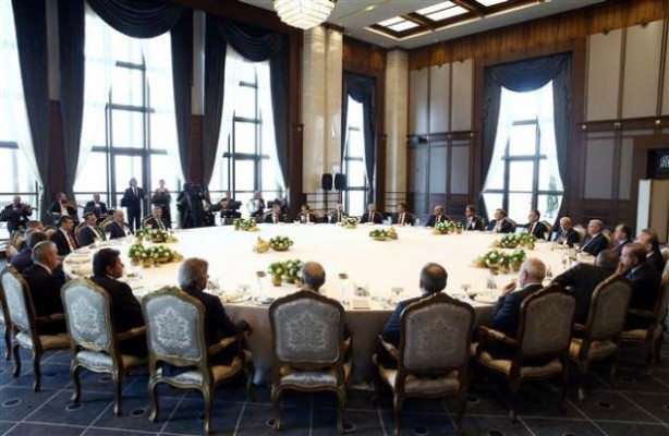 Saray'da İstanbul belediye başkanlarına yemek