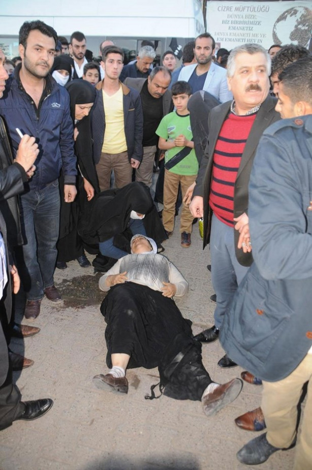 Polis akrebi yayaya çarpınca Cizre gerildi