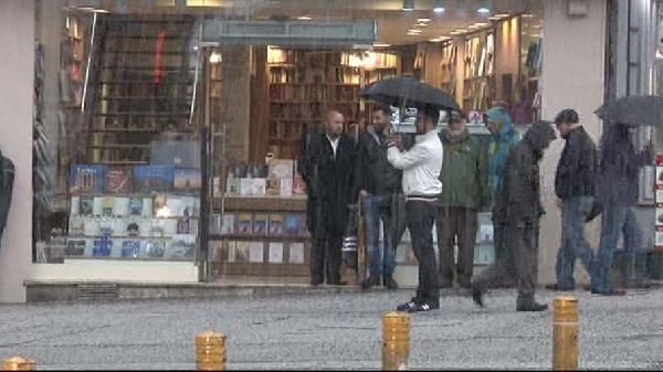 Dolu Taksim'i beyaza bürüdü