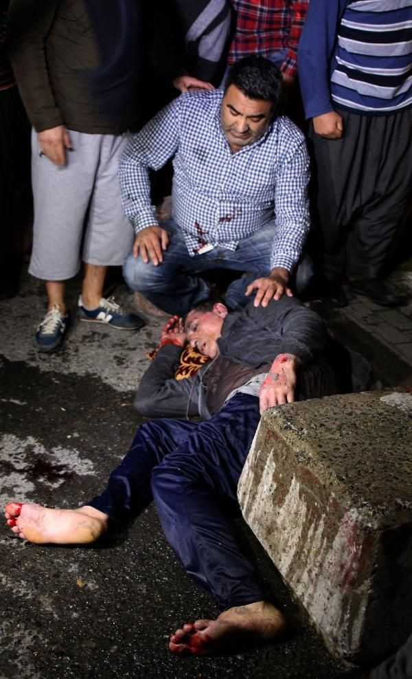Fatih'te alev alev yanan binada can pazarı