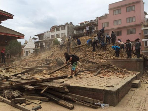 7,9'luk deprem sonrası ilk görüntüler